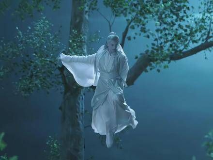 “真正的强者，从不埋怨环境”