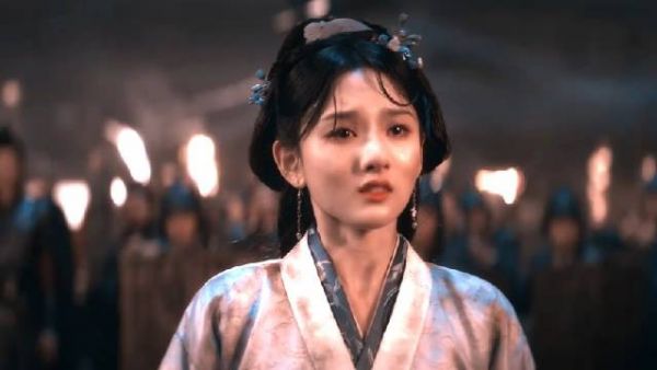 她义无反顾的奔向他,他把她护在怀里 ✘