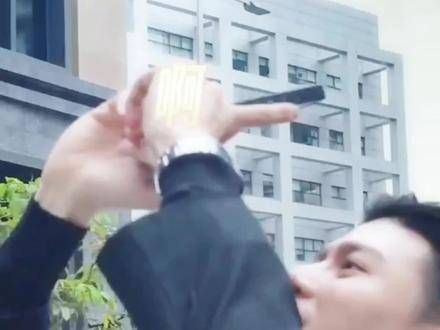 真是宽肩窄腰的典范!gcgg果然非常专业!