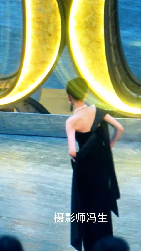 有时候也真是会忘记宋祖儿这张漂亮的脸唱歌也好听～ 宝宝～你完美