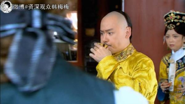 李佳航的尔康有时候好出戏, 时不时就会露出张益达本体