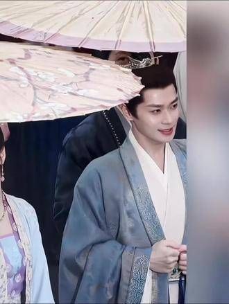 各位导演可以让曹骏担任男一号吗?