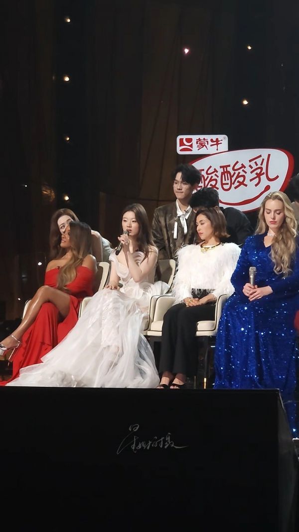 单依纯首期夺冠感言感动众人