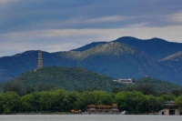 俗话说“十步一寺，五步一庙”，那么为什么京西有这么多寺庙？