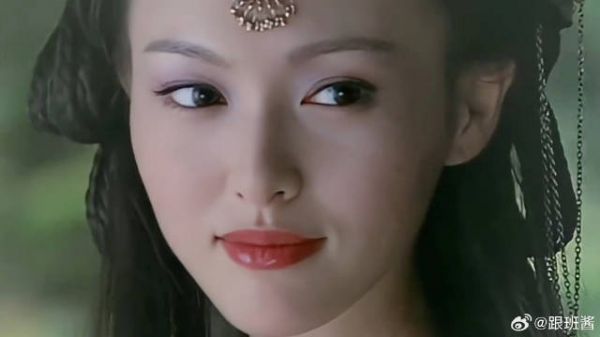唐嫣:众所周知紫色是她的统治区,一眼万年,紫萱真的太美了
