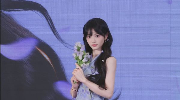 田曦薇海口0517线下活动直播全程 田曦薇紫色花仙子造型登场,好美!
