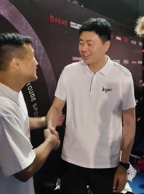 铁笼赛场秒变高端局?两大拳击IP或将擦出火花!