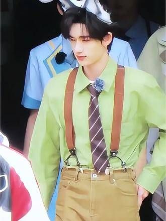 一起来看 尼克狐尼鑫(cr水印) 时代少年团cos路透