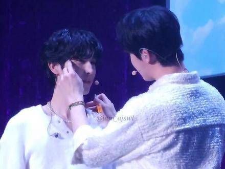 当我的指尖触碰到你的温度时