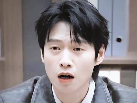 顶着一张纯真的脸做着狠辣的事 反差感十足