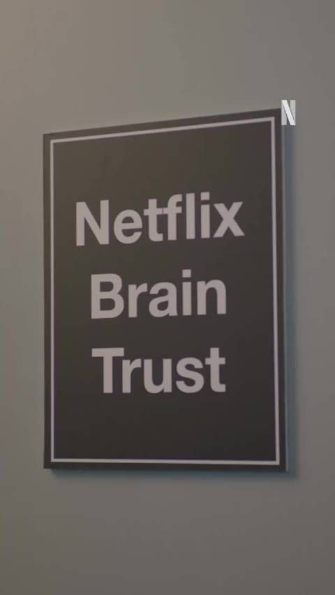 莉莉柯林斯化身Emily Cooper为Netflix Tudum直播预热
