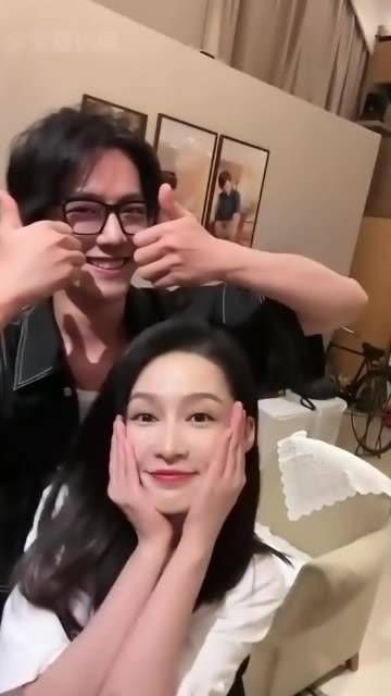 被肖战毫不掩饰偏爱的女演员,张婧仪受宠若惊,杨紫微微上扬的嘴角道出了所有