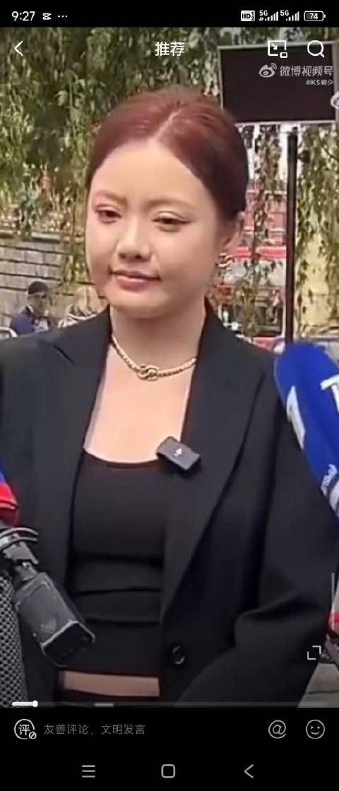 三万你BY，蛋蛋这是代表中国，接受采访无美颜，蛋蛋胖了，这是你三万拍的吧？