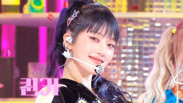 两年前的今天(230521),I-DLE - Queencard @ 人气-歌谣