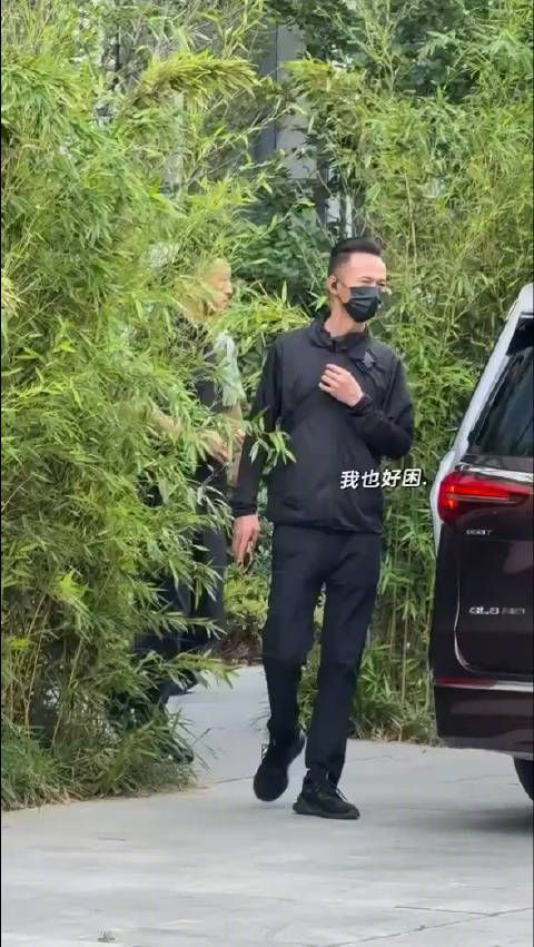 出发歌手啦!迫不及待想看到他的舞台了,第一次上《歌手2025》期待值拉满!