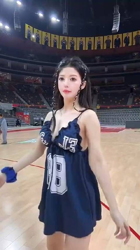 啦啦队小姐姐:Bro!这还拿不下你吗?