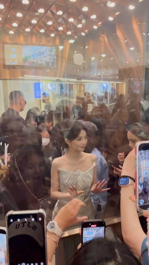 美丽精致的搞笑女人