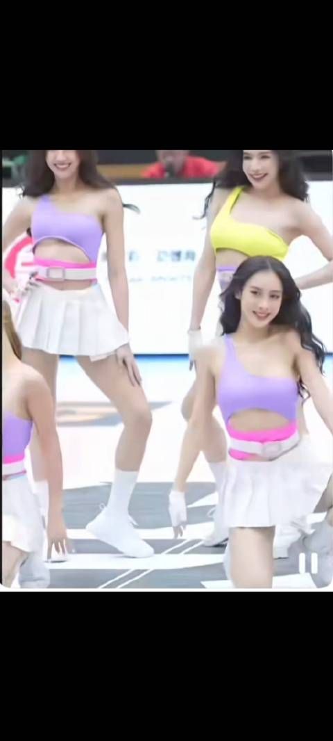 台湾女生拉拉队的优美,真是“面对金箍棒”呢!