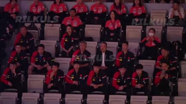 谁注意到后面的早田了,早田也在为他们欢呼诶