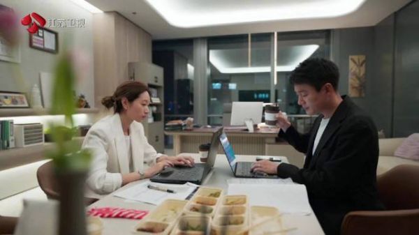 佟大为新剧角色资料丢失,沈佳妮相助连夜重拟