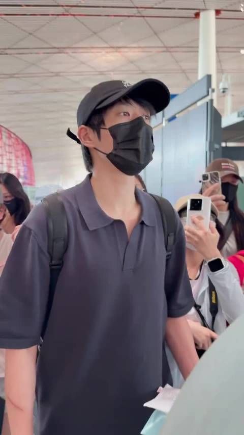 魏大勋出发录制综艺!