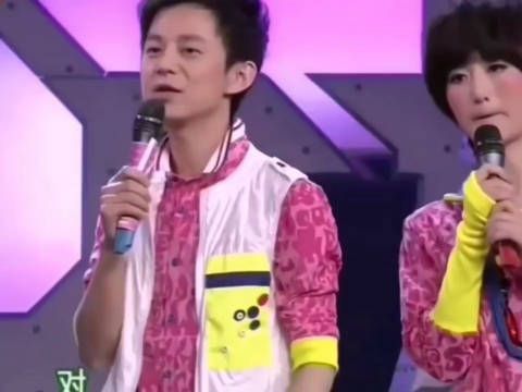 周杰伦快乐大本营回忆舞台摔倒的事儿