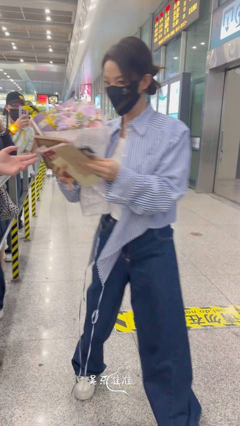 陈丽君出发芭莎年度派对路透～君君明天见