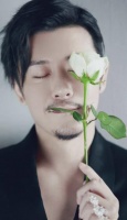 默默无闻20年，却在改名后靠邪魅"杨逍"翻红，林雨申演技绝了