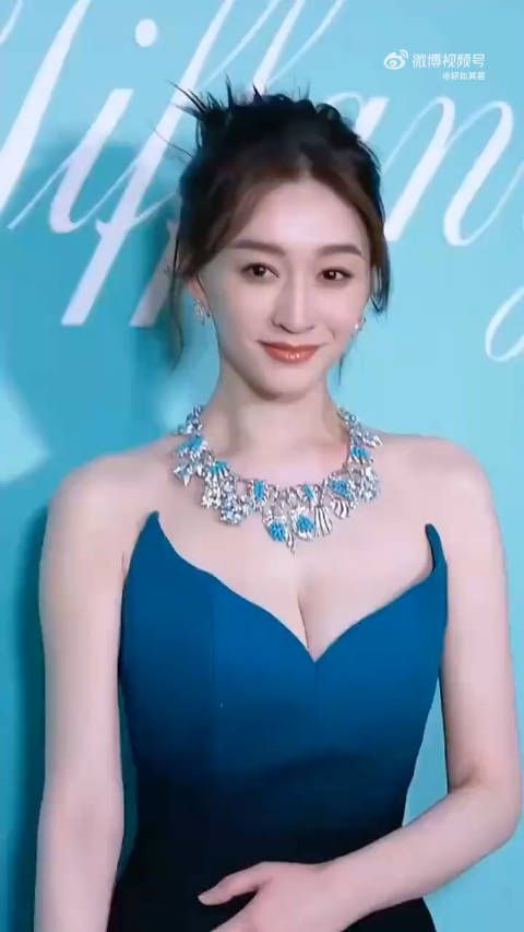 不老女生小冉姐姐,性感大方,越看越美