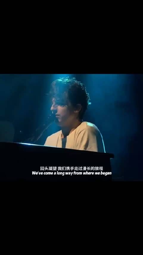 指尖流淌的音符,深情专注的模样,让人瞬间期待值爆棚!