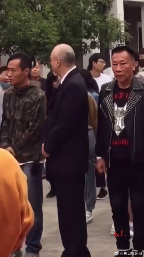 70岁了还在拍戏的中国香港老演员,有人还记得他吗