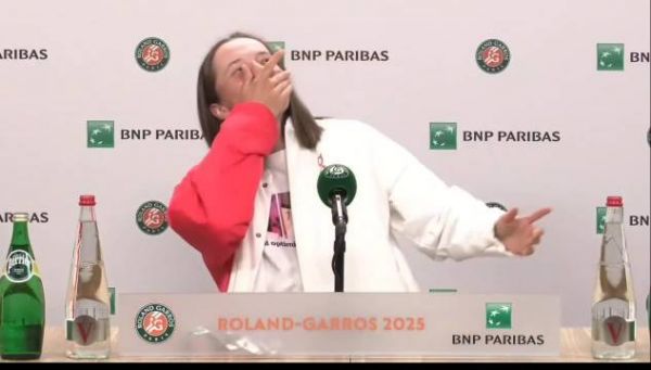 哈哈哈!斯瓦泰克被问下轮更想对阵奥斯塔彭科还是莱巴金娜? 斯瓦泰克:NO