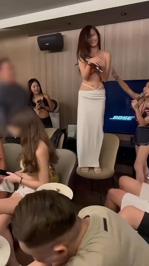 大哥是真的饿了!