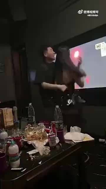 玩归玩,闹归闹KTV里别拍照