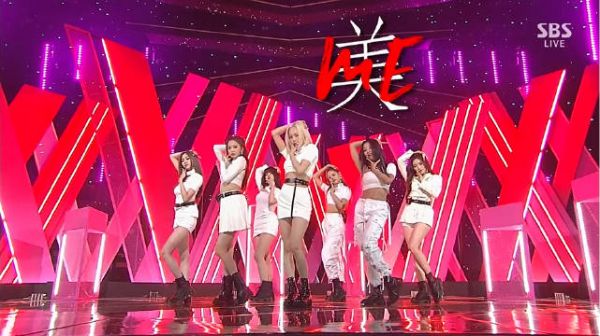 六年前的今天(190602),CLC 带来的回归舞台