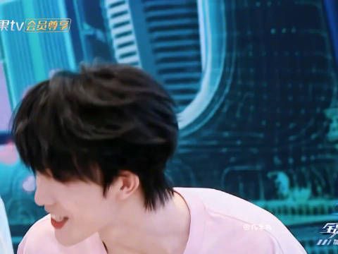 谁懂啊,这个@TOP登陆少年-苏新皓 根本就不是什么“爱”豆,他是“e”豆!