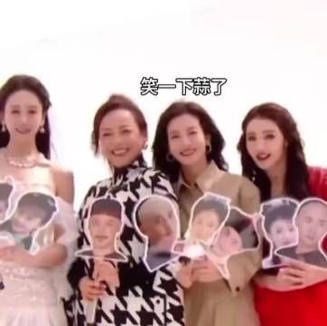 邓萃雯把李佳航塞给李晟这段儿也太好笑了吧!