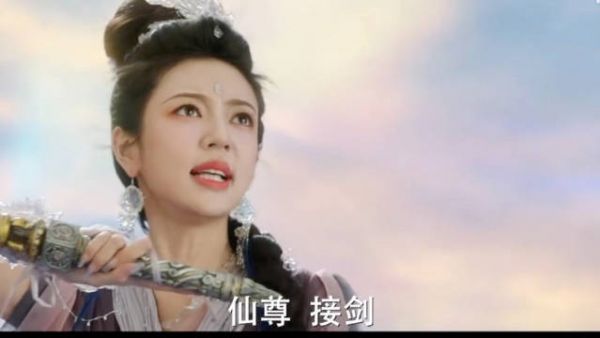 何瑞贤新剧角色反转,化身白鹿迷妹修神剑助女神回归