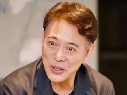现在整个网络上最感到尴尬的人,或许就是明星李连杰了吧