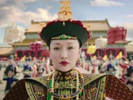 甄嬛回宫如懿封后场景对比,吉服造型引关注