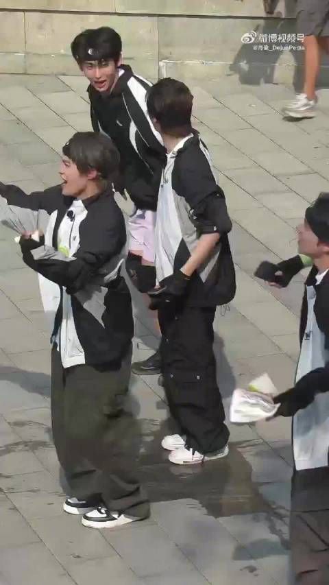 威神V亮相全员加速中,活力路透引期待