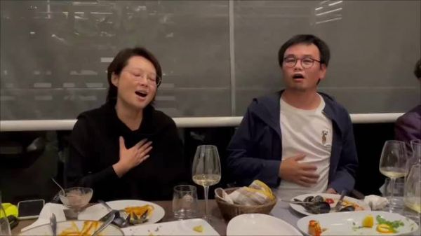 53岁袁立巴黎度假,瘦了有10斤颜值回春,看着比小12岁老公还年轻!