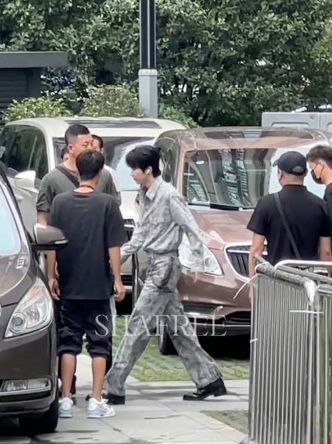 出发歌手第五期彩排,帅哥好长的腿 ,这周五直播见咯!