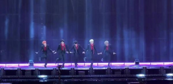 登陆少年supergirl舞台