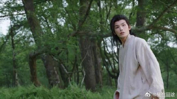 见面就夸花如月好看,小伙子你路走宽了