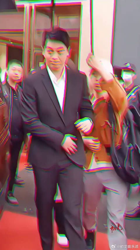 行走的荷尔蒙朱亚文与妻子相恋12年,结婚8年从无绯闻