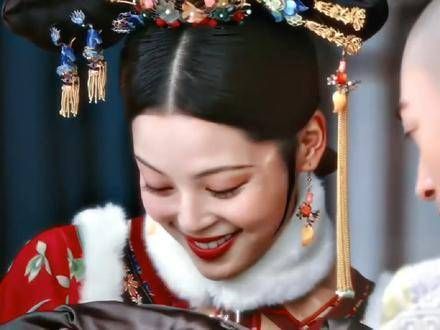 辛芷蕾在《如懿传》中饰演的金玉妍,美丽却充满恶毒