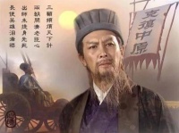 三国演义中，诸葛亮唱空城计，为何却要安排4个人在城门下扫地？