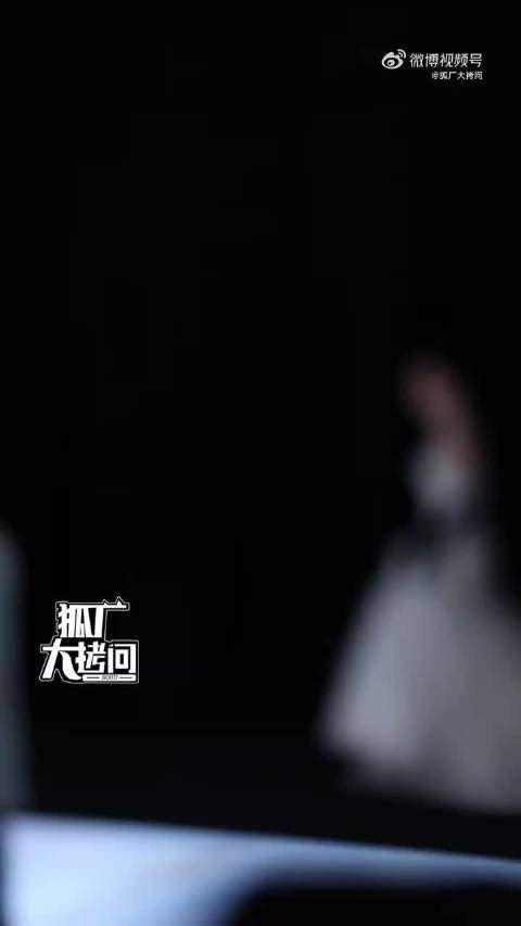 程潇复古公主造型亮相红毯,演技获赞