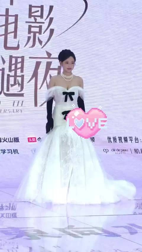 程潇好美好辣哦!这个身材太嘶哈了